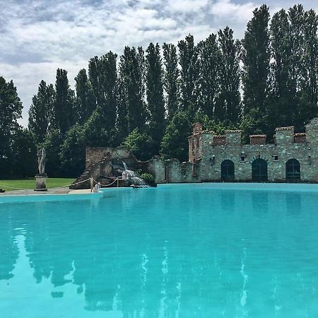 Tenuta Il Tenchio Hotel Lacchiarella Buitenkant foto