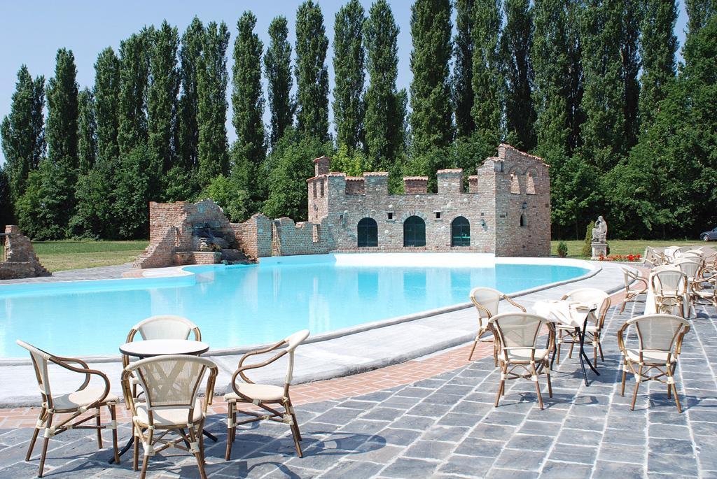 Tenuta Il Tenchio Hotel Lacchiarella Buitenkant foto