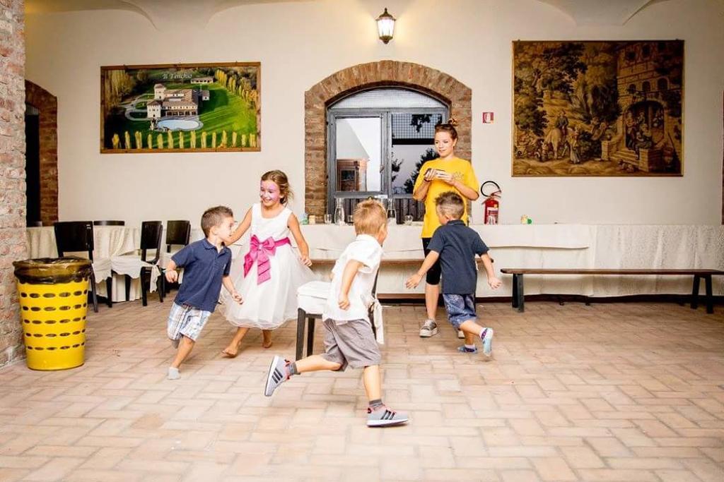 Tenuta Il Tenchio Hotel Lacchiarella Buitenkant foto