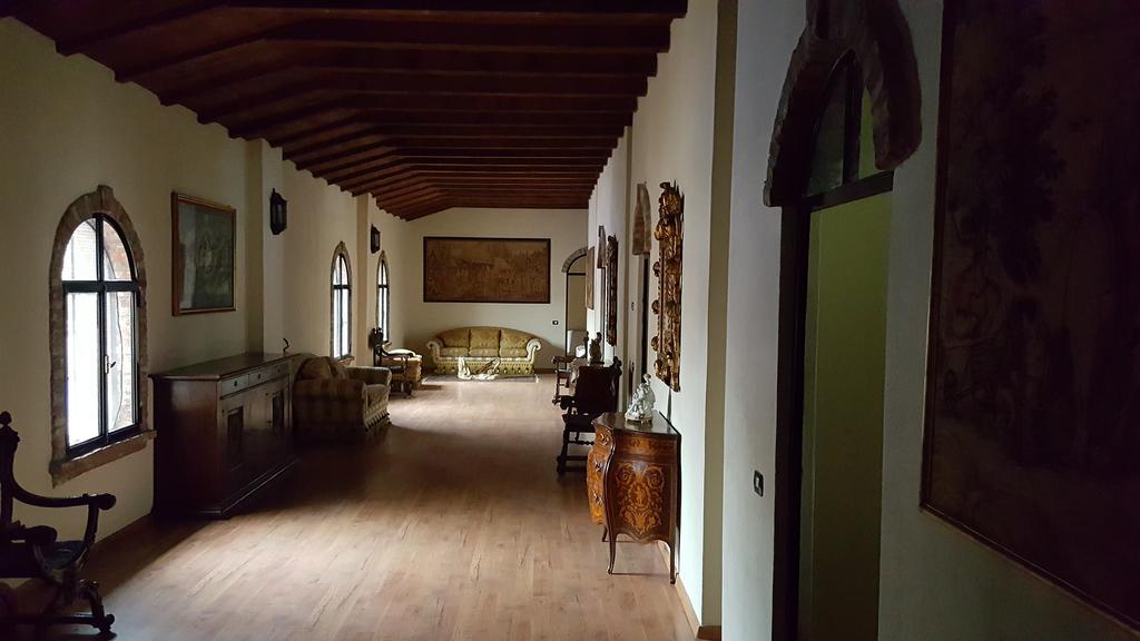 Tenuta Il Tenchio Hotel Lacchiarella Buitenkant foto