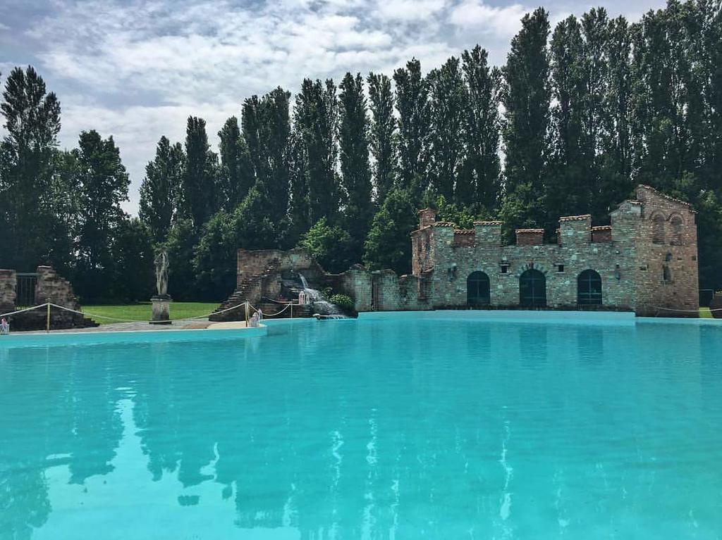 Tenuta Il Tenchio Hotel Lacchiarella Buitenkant foto
